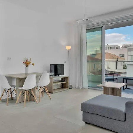 Phaedrus Living: Eolus Residences Hera * Strovolos