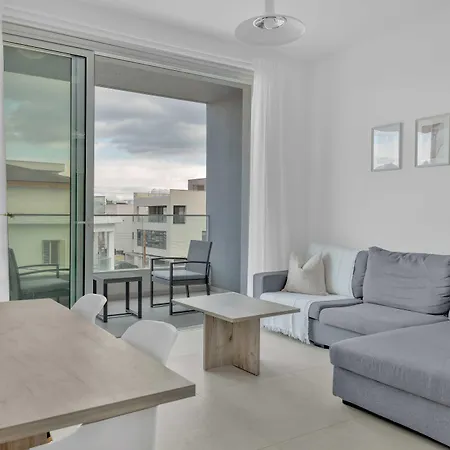 Phaedrus Living: Eolus Residences Hera דירה